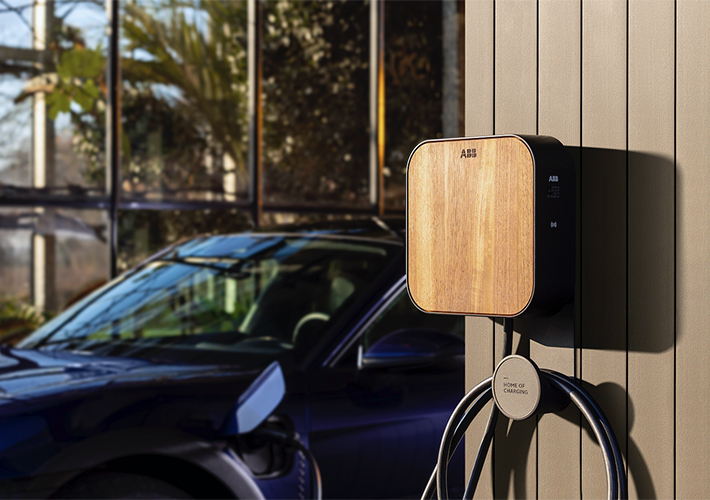 Foto La nueva solución de ABB E-mobility para la carga en el hogar, ayuda a los conductores a lograr la movilidad sostenible.